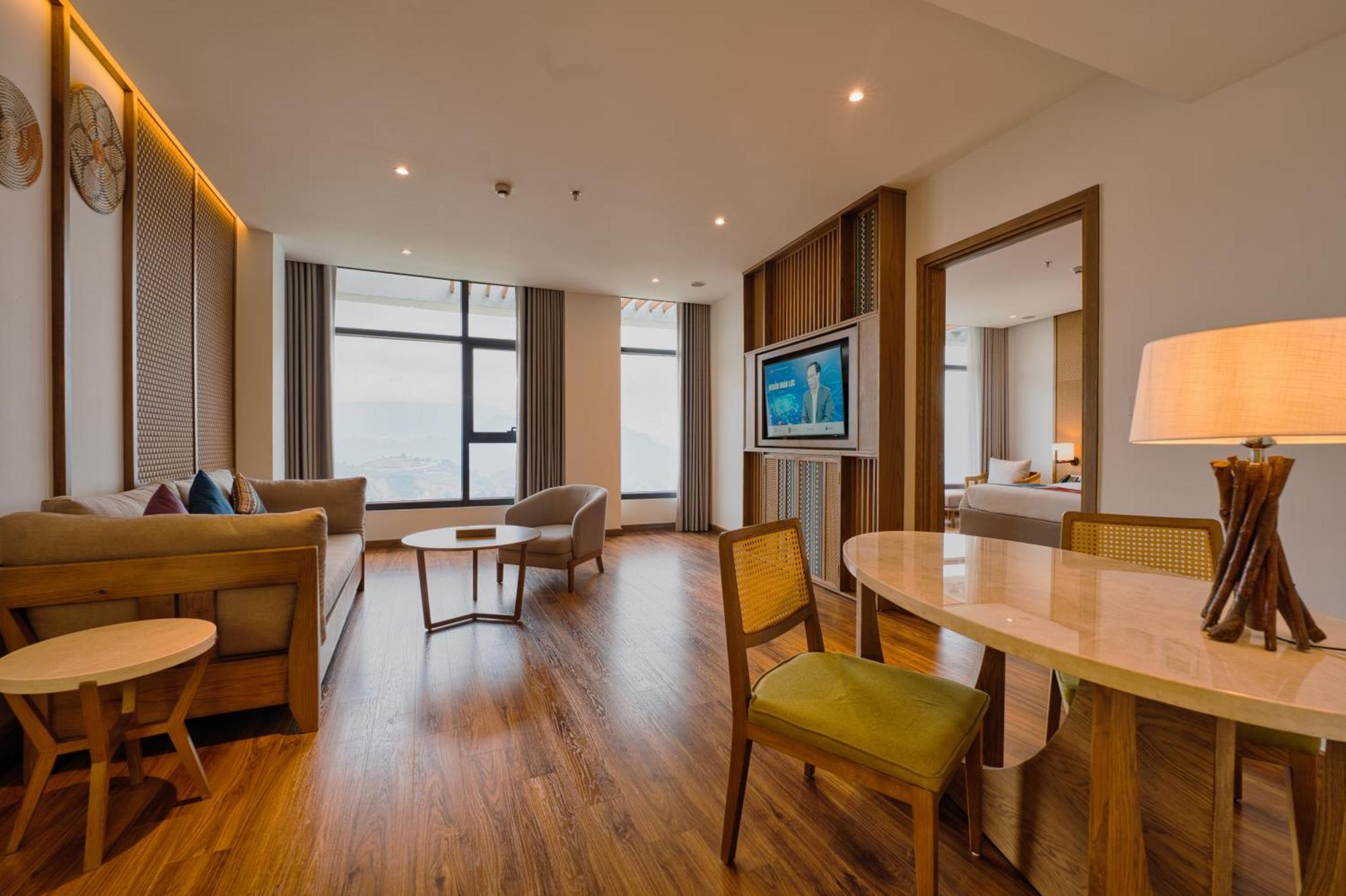 Lady Hill Khách sạn 5*